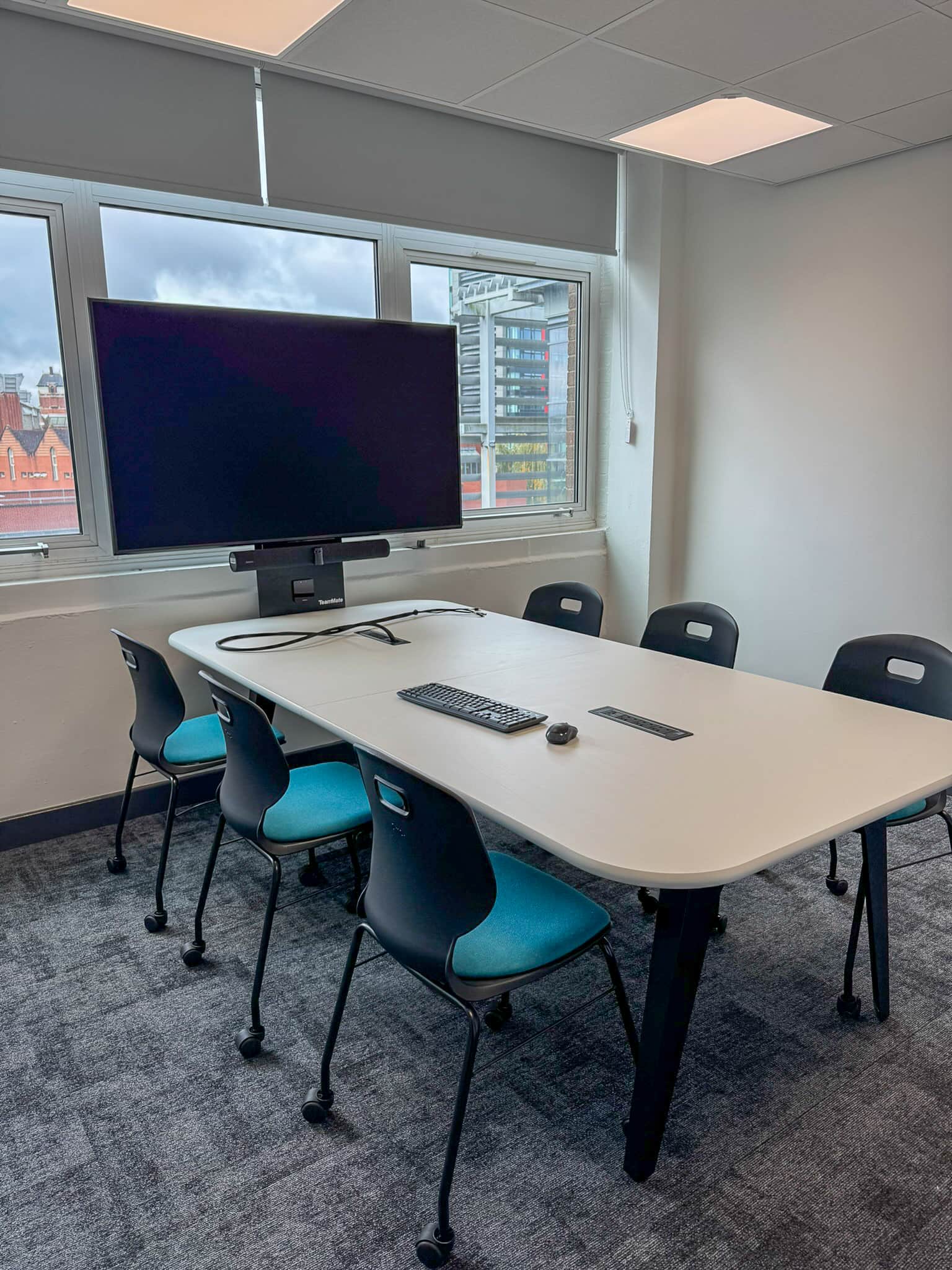 DMU meeting rooms audio visual set up