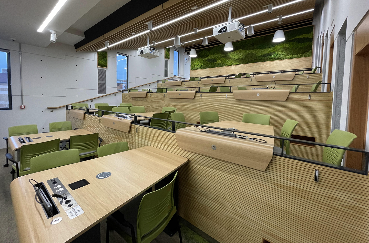 University of Leeds - Roger Stevens Building Collaborative Lecture Theatres thumbnail